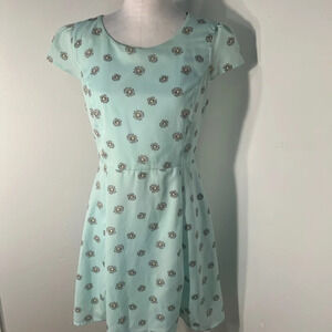 Forever 21 short cap sleeve, deep scoop neck in the back, mid length dress M